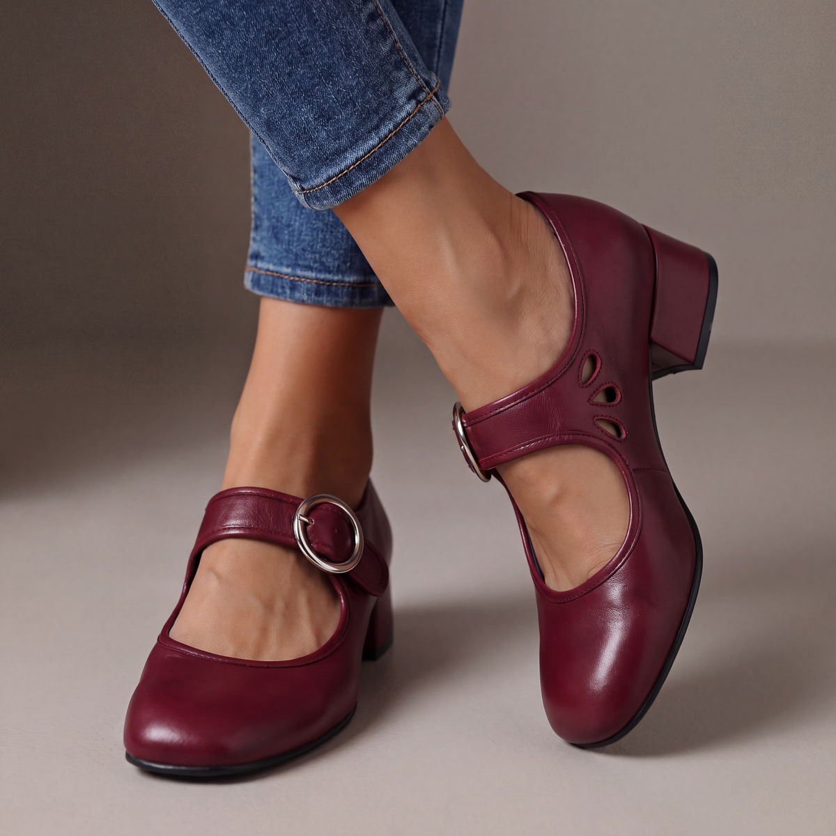 Aaltje | Schoen met Bandje en Blokhak