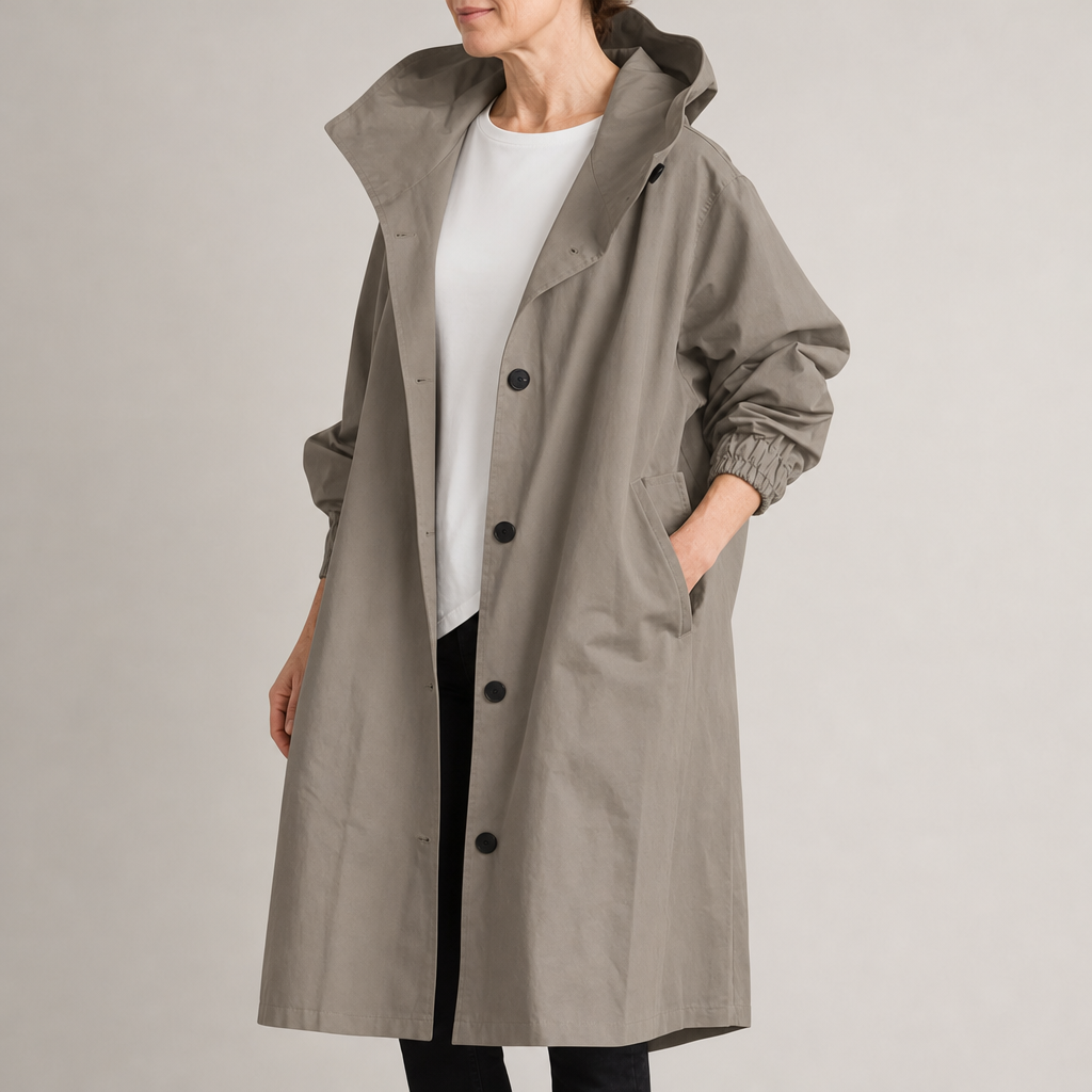 Lysbeth | Lange Jas met Capuchon en Knopen